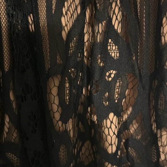 Toni - Picture 4 of 8